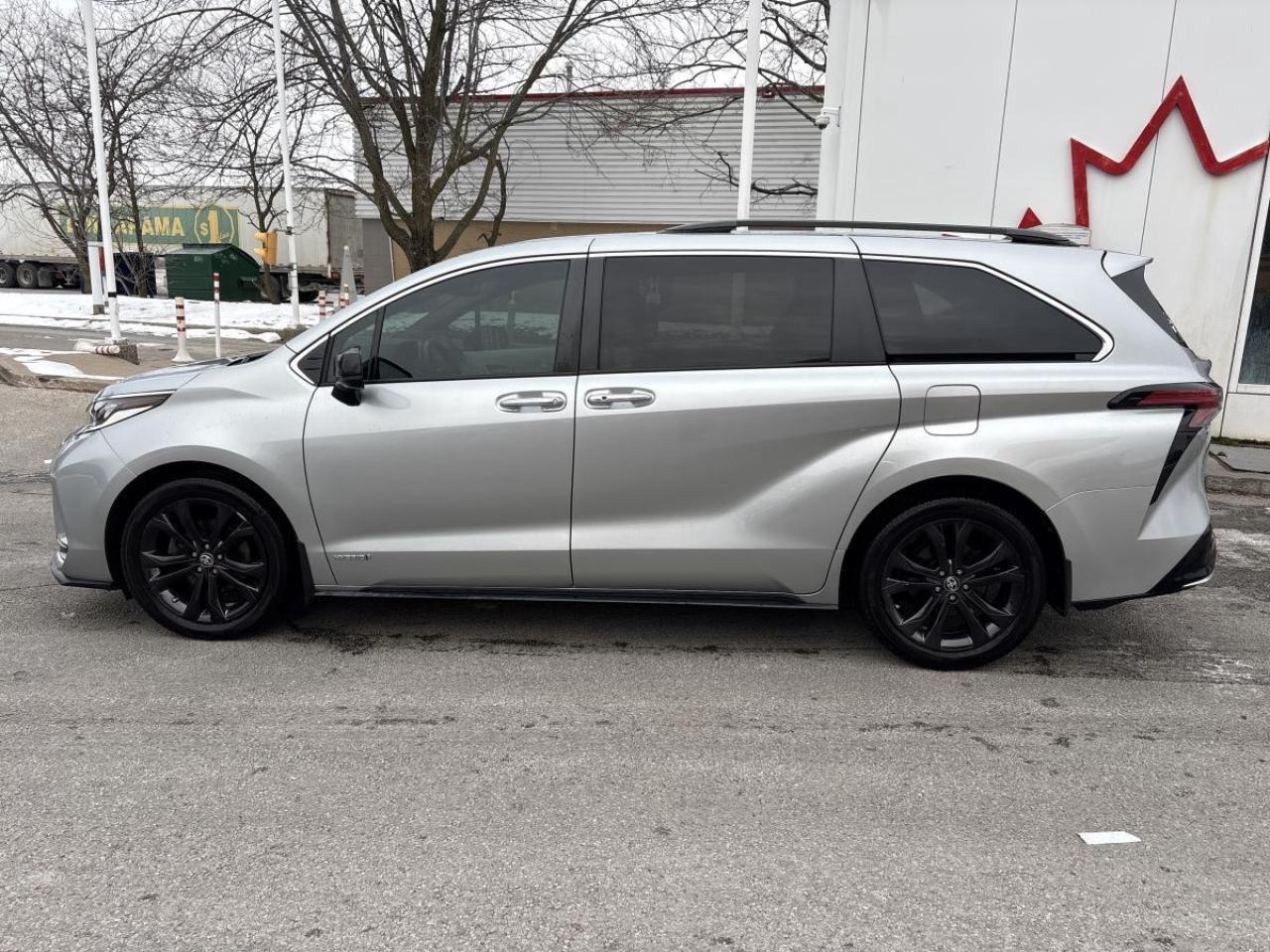 2021 Toyota Sienna XSE Photo