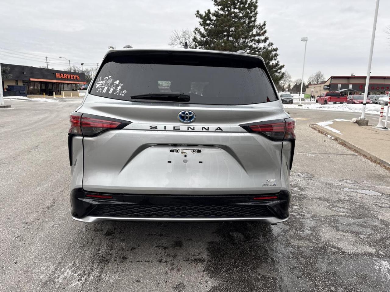 2021 Toyota Sienna XSE Photo