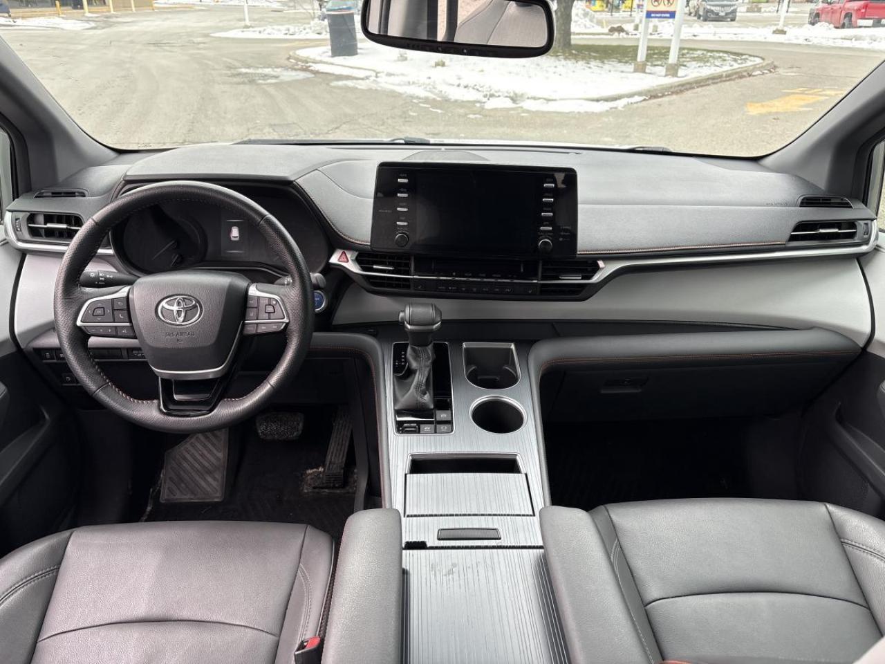 2021 Toyota Sienna XSE Photo