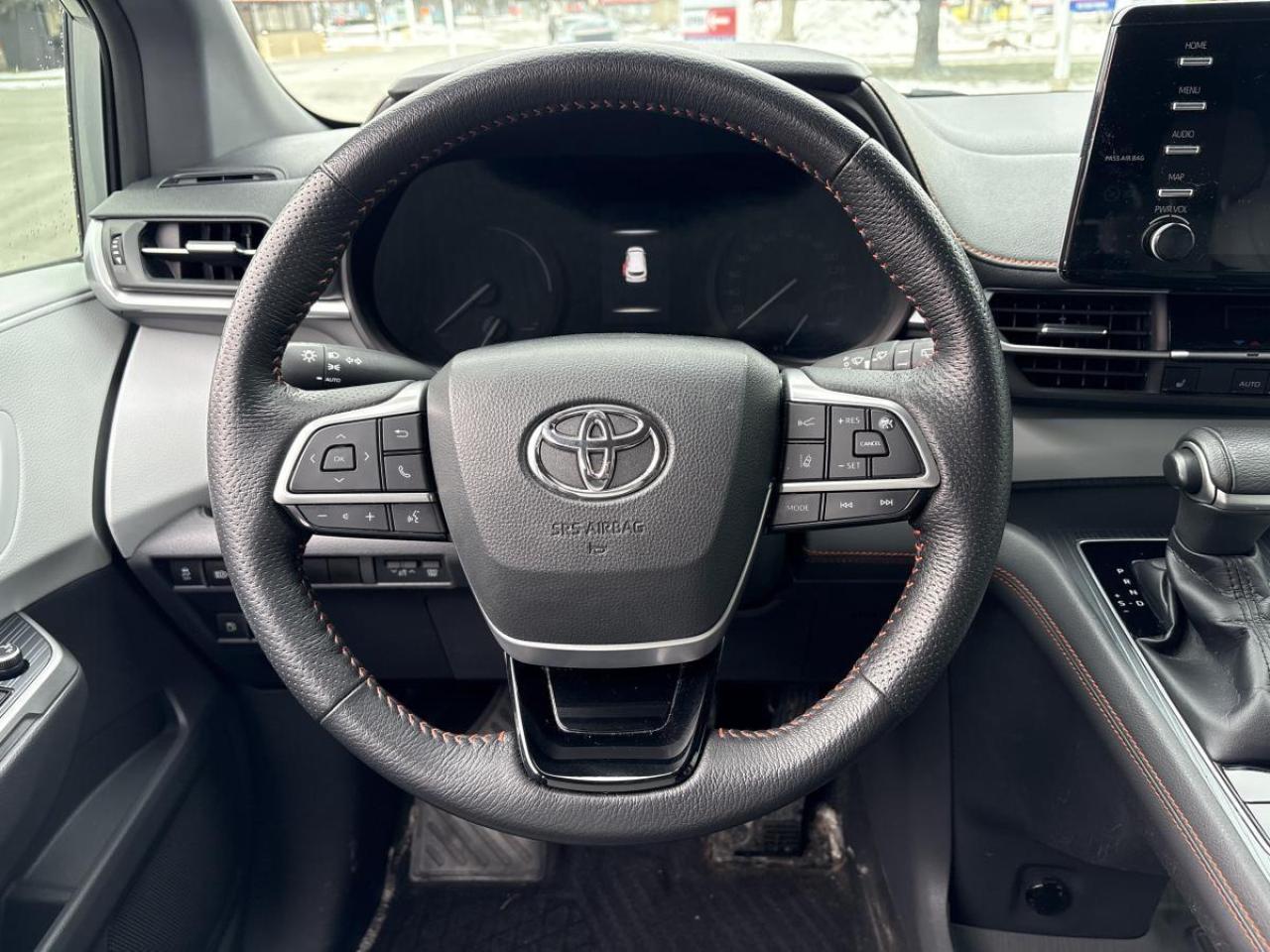 2021 Toyota Sienna XSE Photo