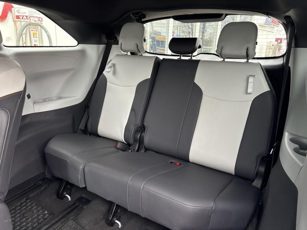 2021 Toyota Sienna XSE Photo