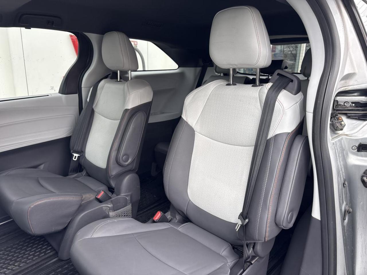 2021 Toyota Sienna XSE Photo
