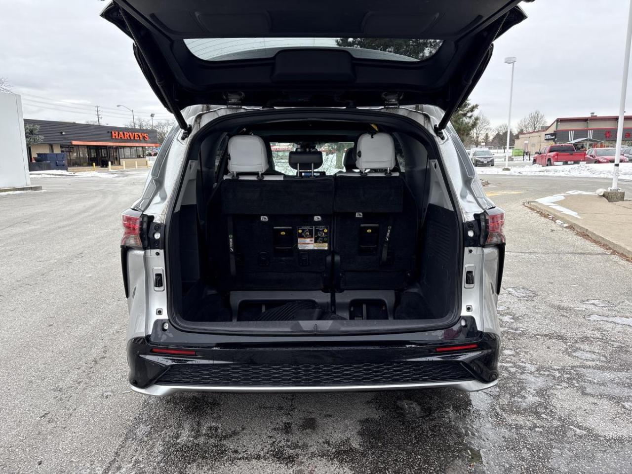 2021 Toyota Sienna XSE Photo