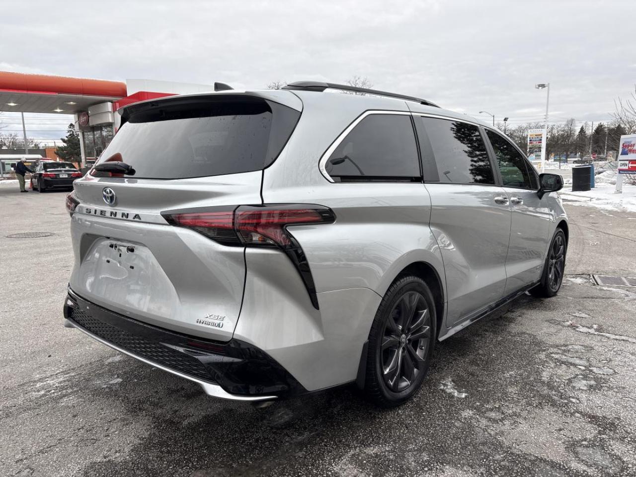 2021 Toyota Sienna XSE Photo