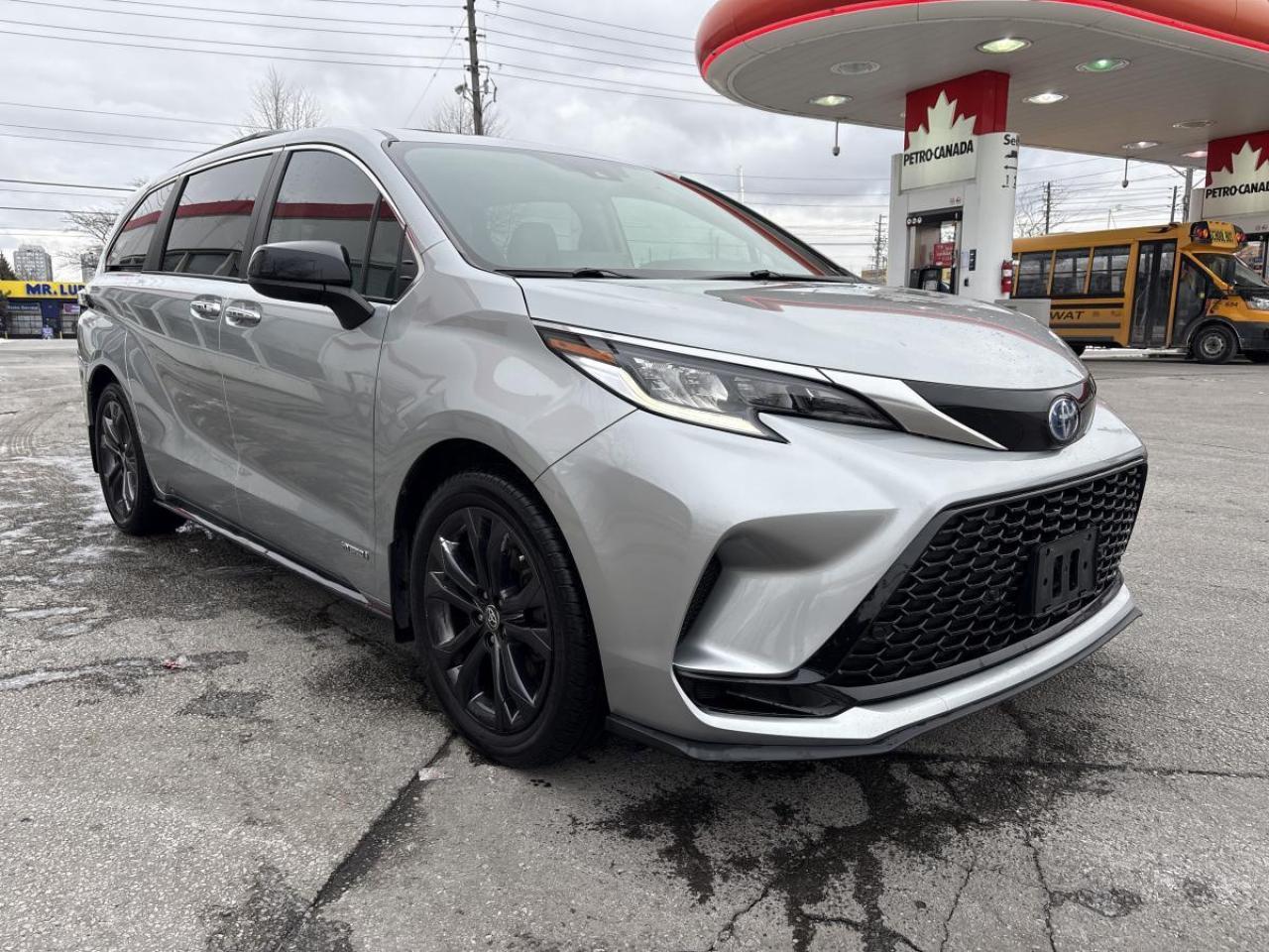 2021 Toyota Sienna XSE Photo