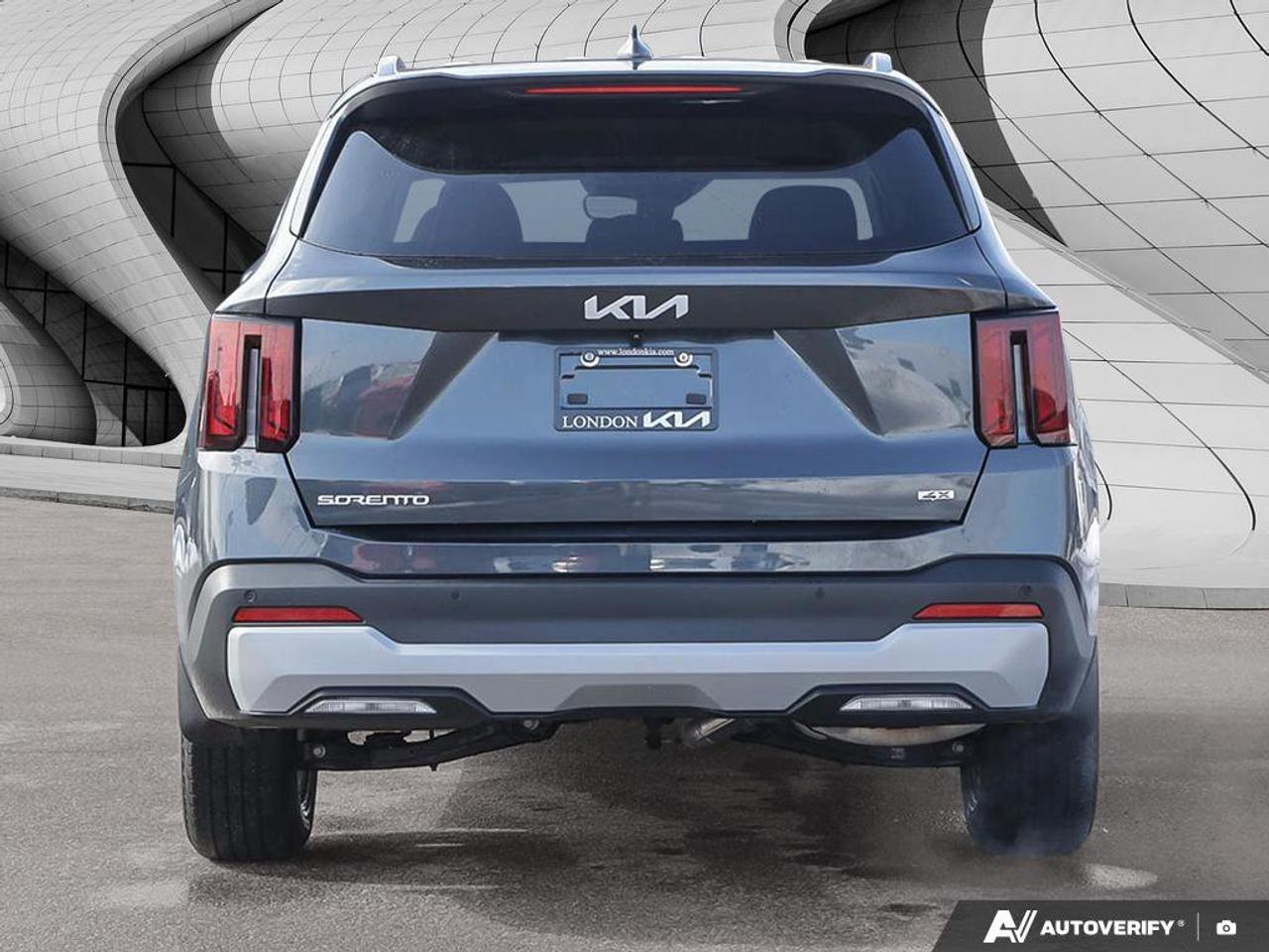 2024 Kia Sorento LX AWD   Apple CarPlay   Heated Seats   BackUp Cam Photo4