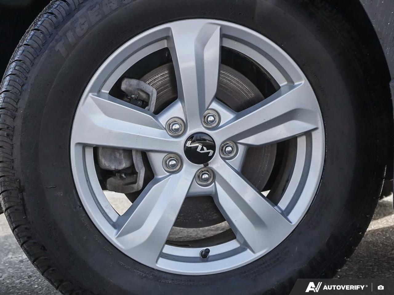 2024 Kia Sorento LX AWD   Apple CarPlay   Heated Seats   BackUp Cam Photo