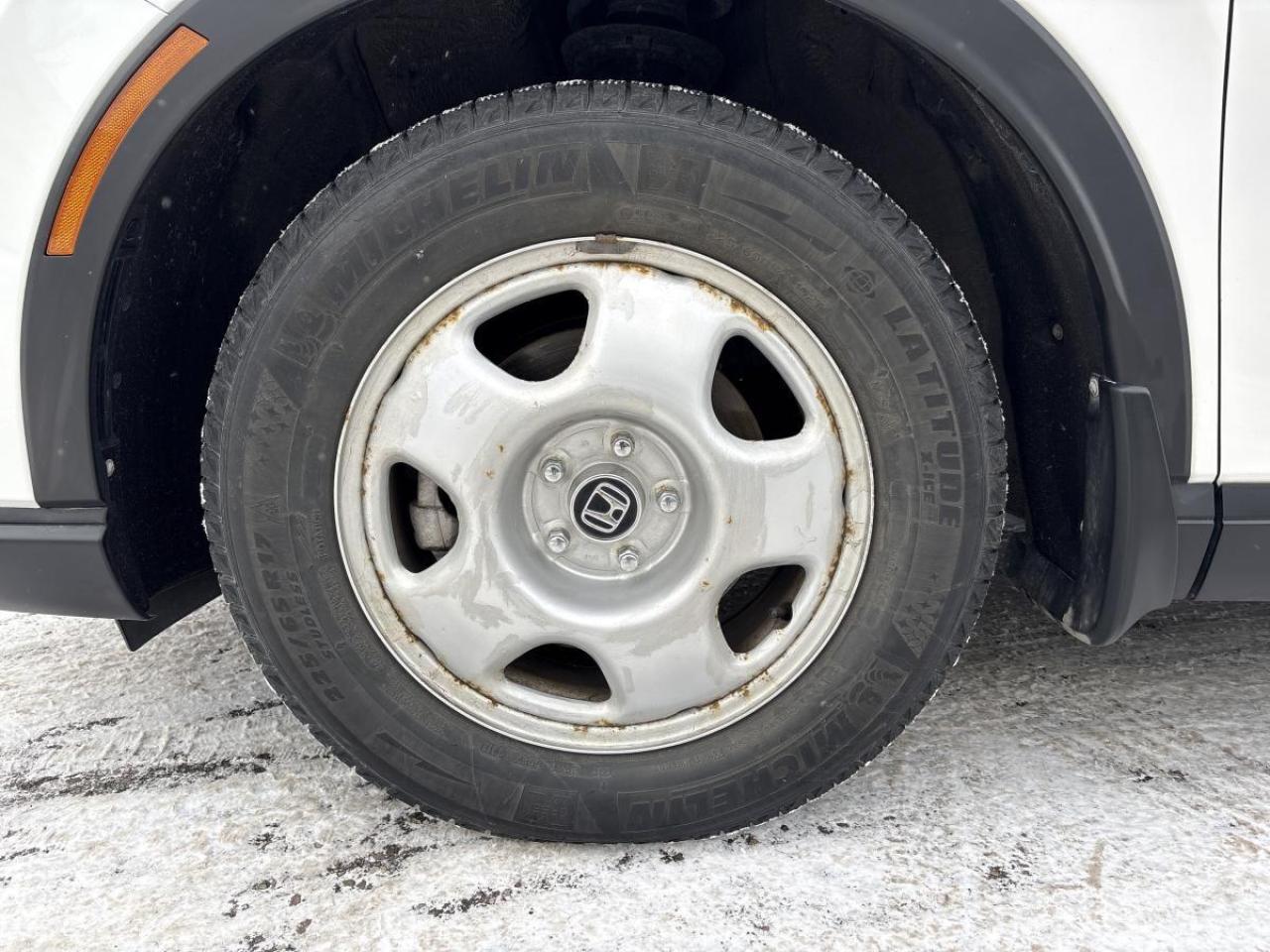 2024 Honda CR-V LX Comes with 2 sets of Tires/Rims! Photo