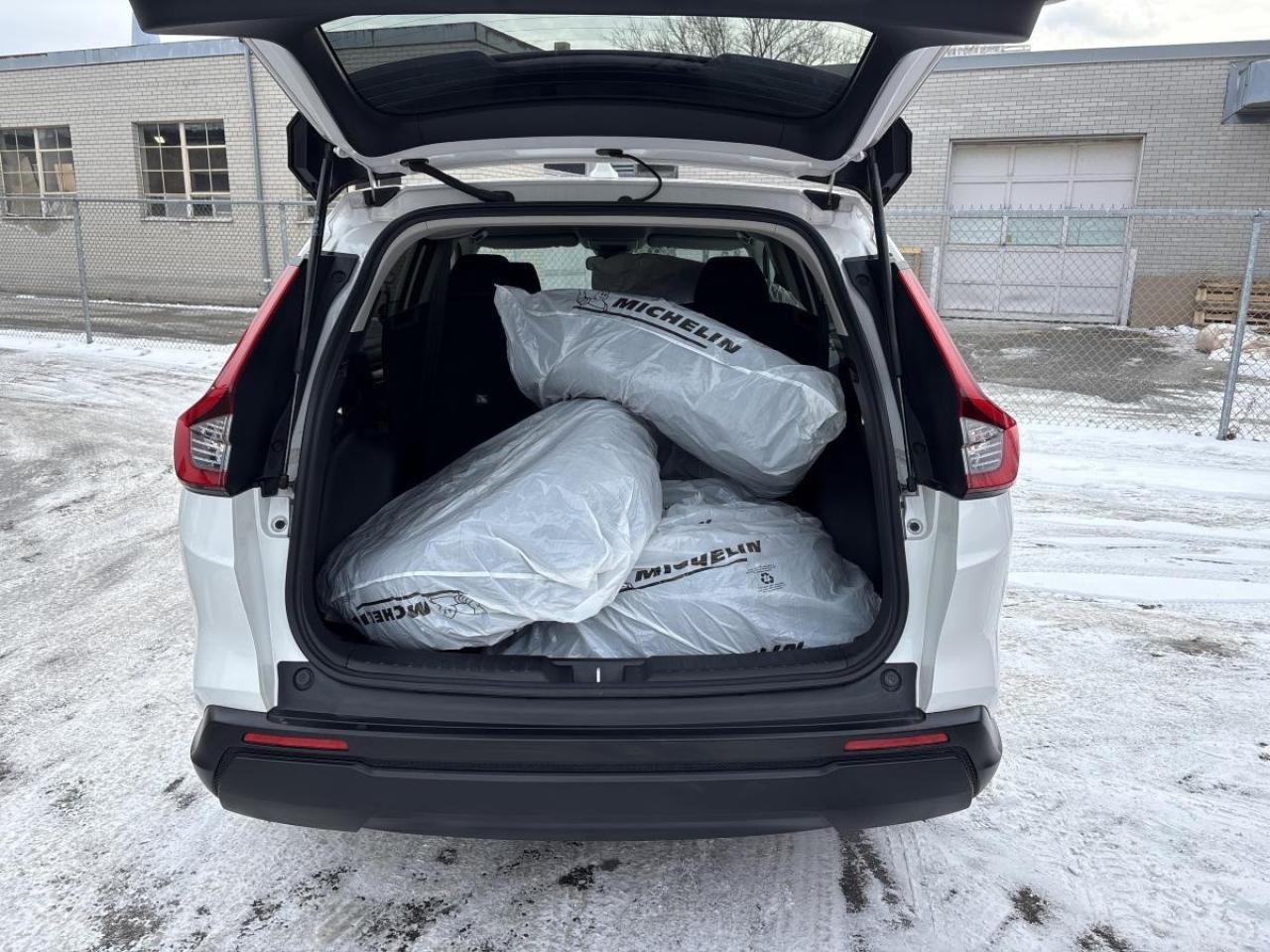 2024 Honda CR-V LX Comes with 2 sets of Tires/Rims! Photo