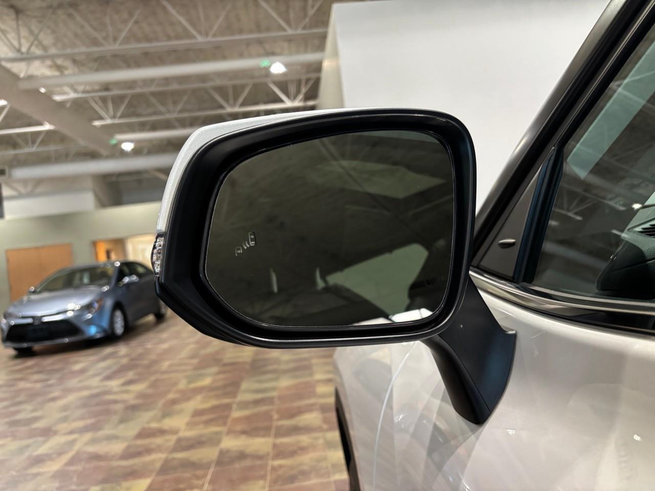 2025 Toyota Highlander Hybrid XLE Photo