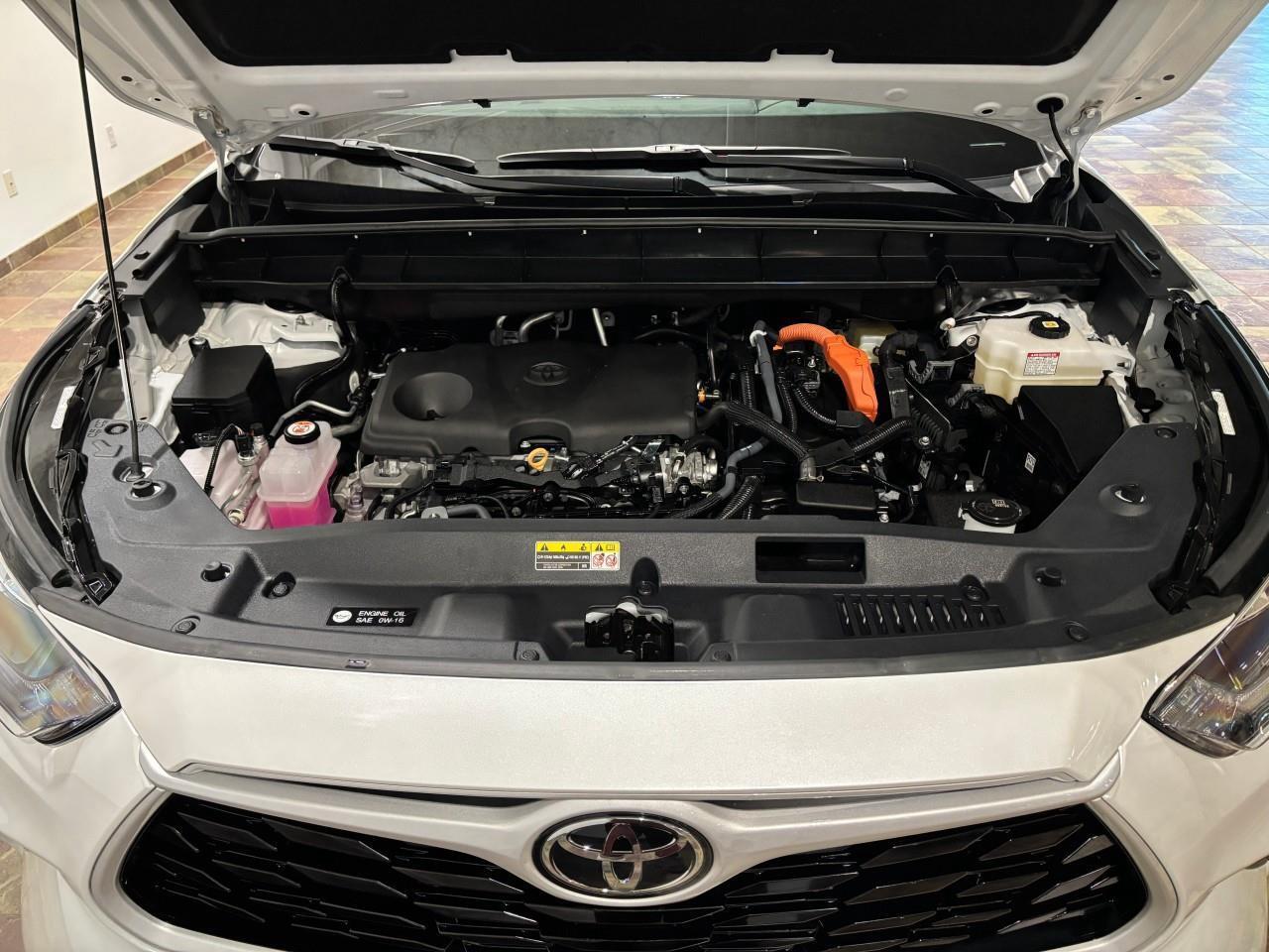 2025 Toyota Highlander Hybrid XLE Photo