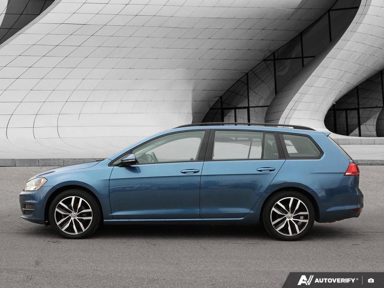 2017 Volkswagen Golf SportWagen GOLF Photo