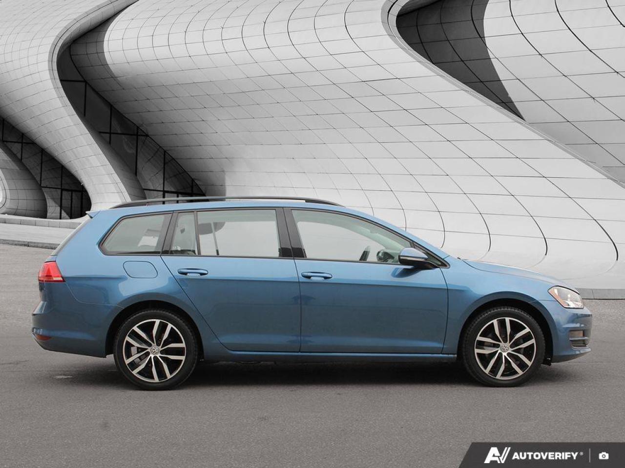 2017 Volkswagen Golf SportWagen GOLF Photo