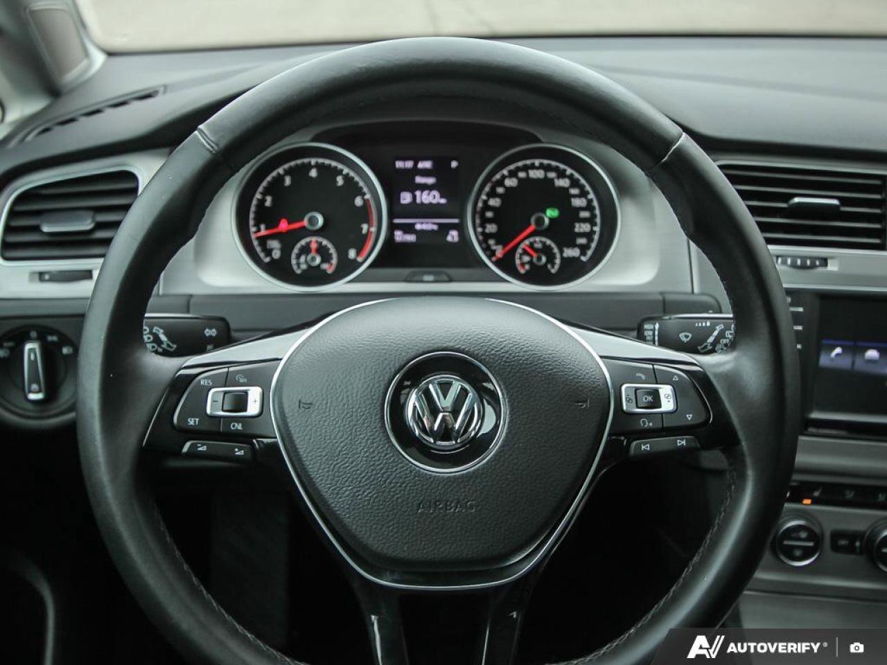 2017 Volkswagen Golf SportWagen GOLF Photo