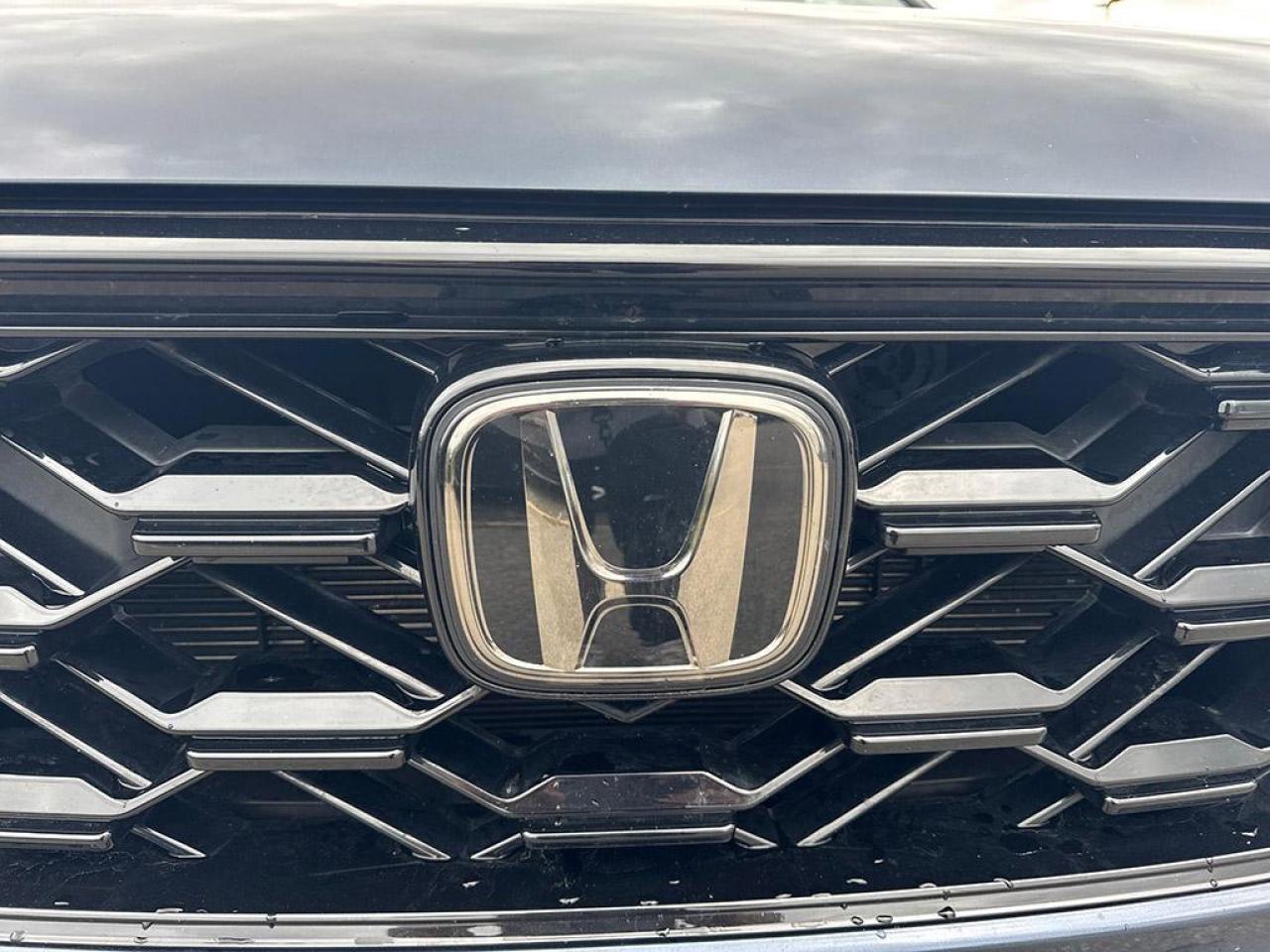 2025 Honda CR-V Hybrid Touring Photo