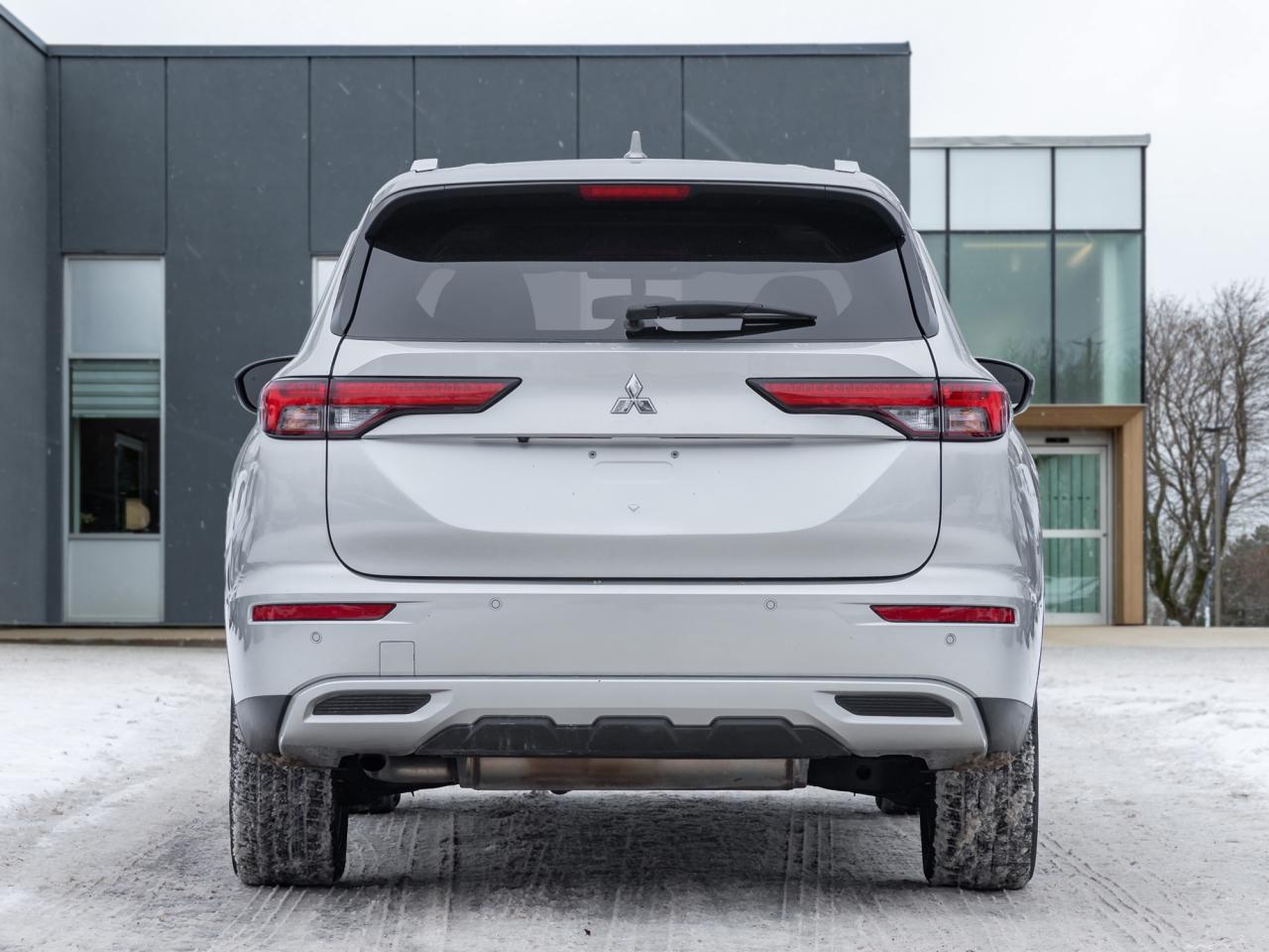 2022 Mitsubishi Outlander LE Premium S-AWC   CPO FINANCE RATES FOR 0.90% Photo