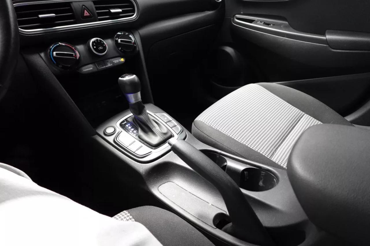 2020 Hyundai KONA PREFERRED   HEATED SEATS   HEATED WHEEL   APPLE CA Photo