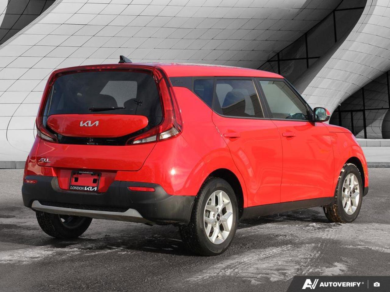 2022 Kia Soul EX   Apple CarPlay   Backup Camera   Heated Seats Photo4