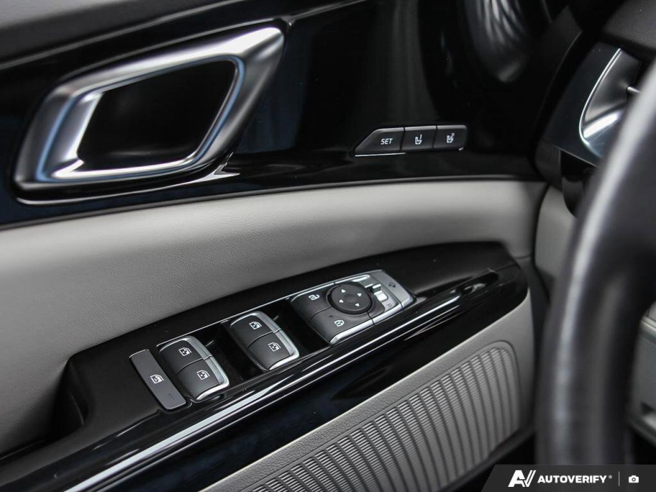 2022 Kia Carnival SX   Power Doors & Tailgate   Sunroof   Apple CarP Photo