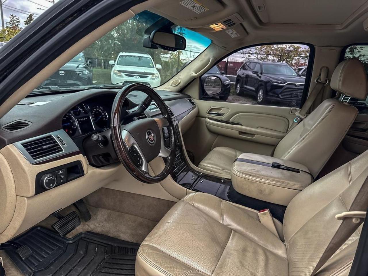 2008 Cadillac Escalade Base Photo