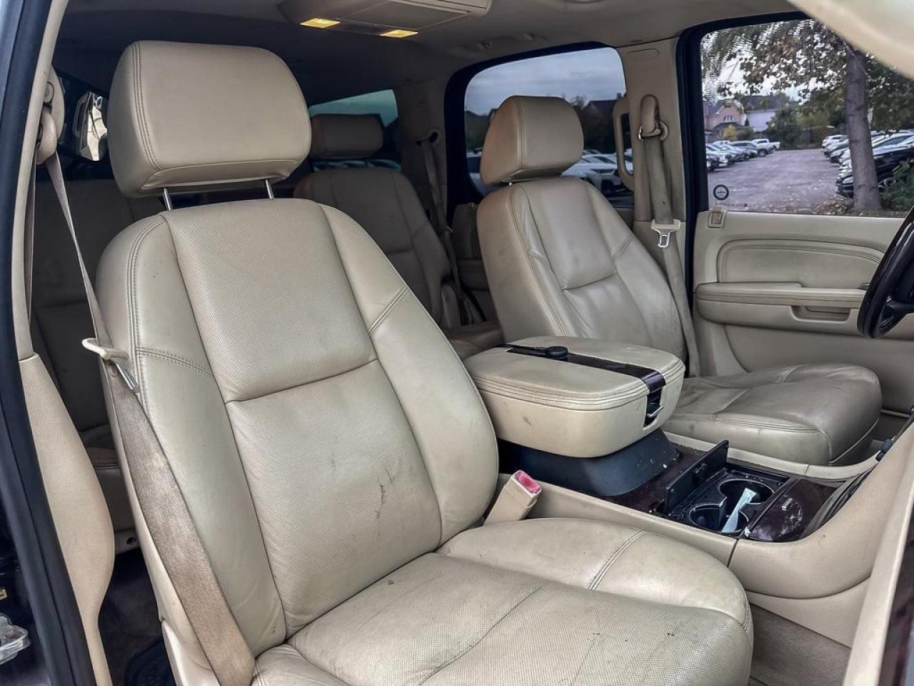 2008 Cadillac Escalade Base Photo