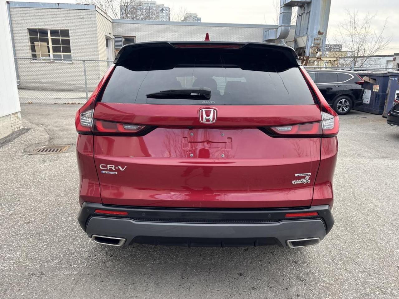 2023 Honda CR-V Hybrid Touring Photo2