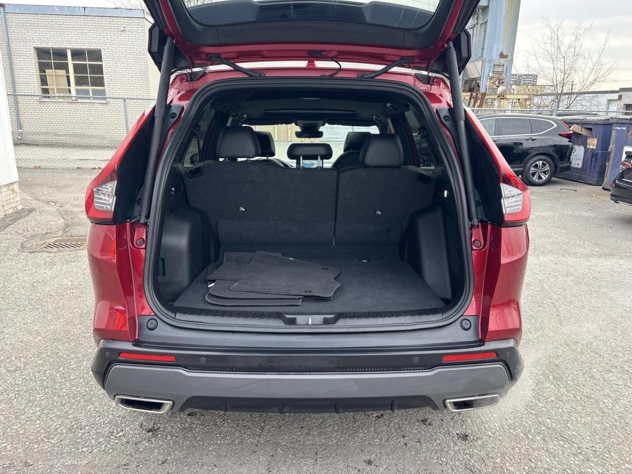 2023 Honda CR-V Hybrid Touring Photo