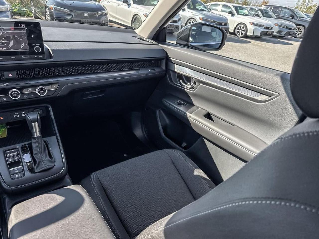 2025 Honda CR-V LX Photo