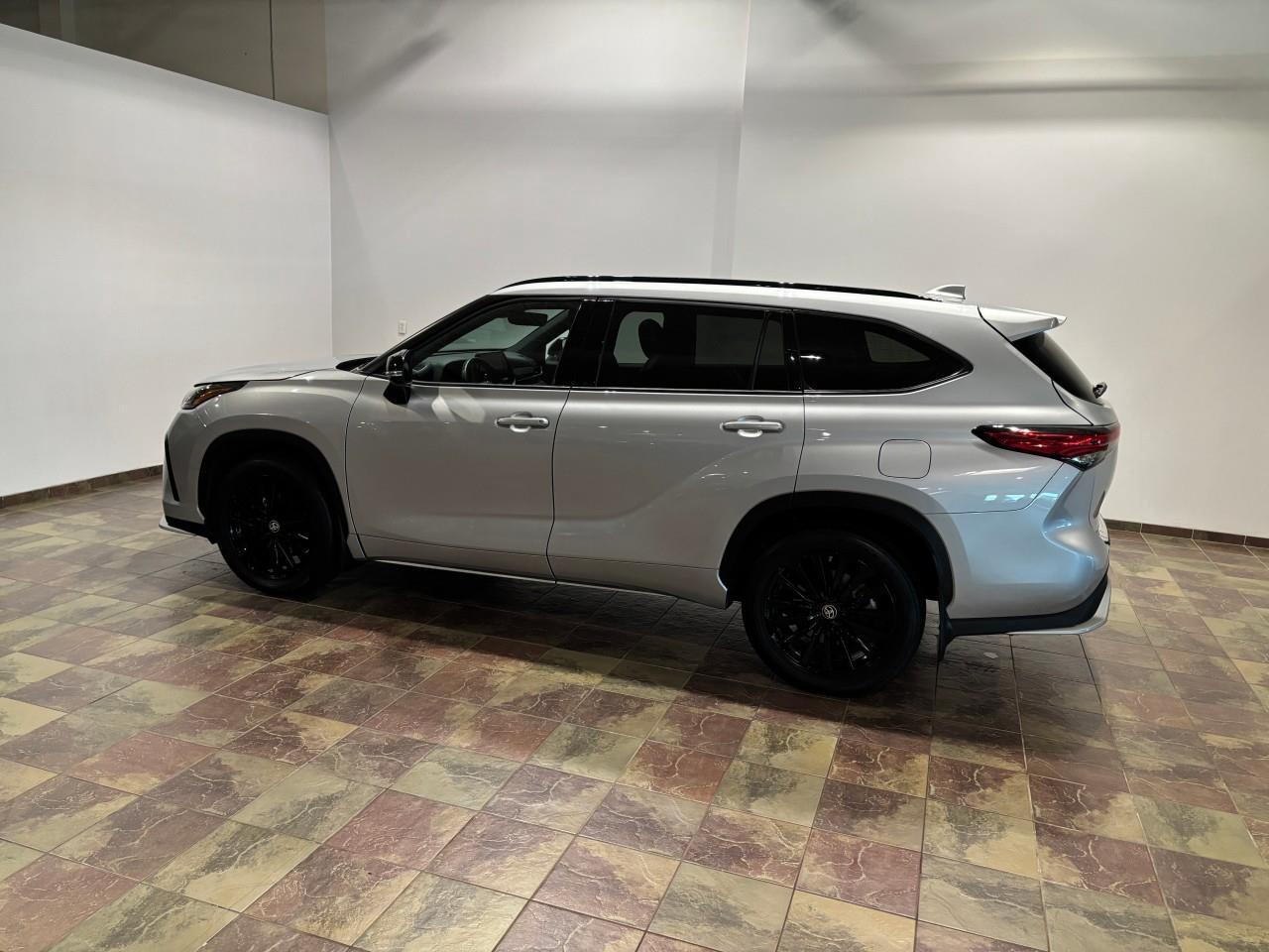 2023 Toyota Highlander XSE Photo