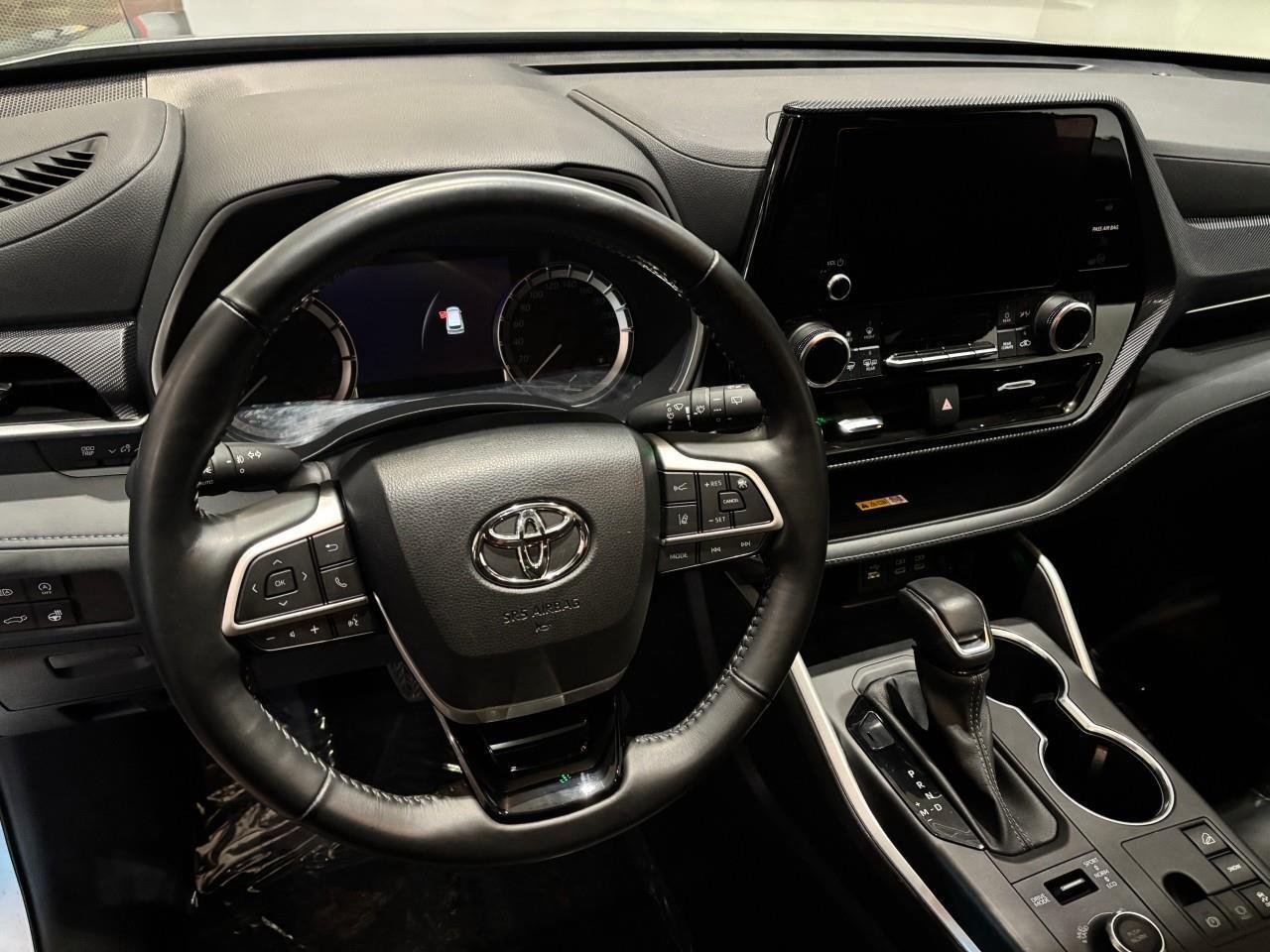 2023 Toyota Highlander XSE Photo
