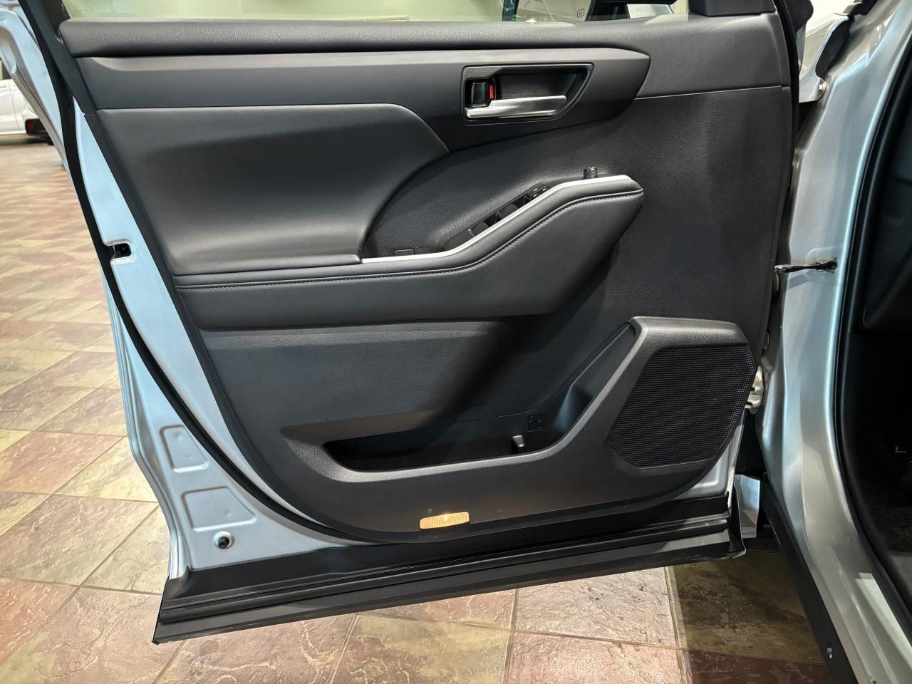 2023 Toyota Highlander XSE Photo