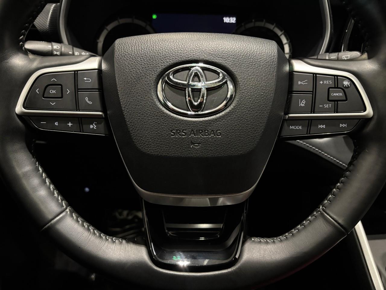 2023 Toyota Highlander XSE Photo