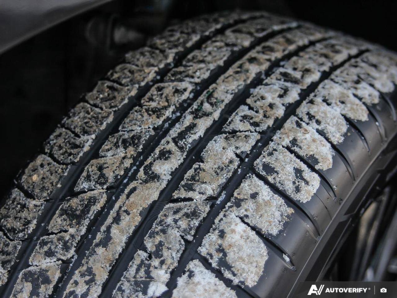 2022 Kia Sorento EX   Apple CarPlay   Backup Camera   Heated Seats Photo