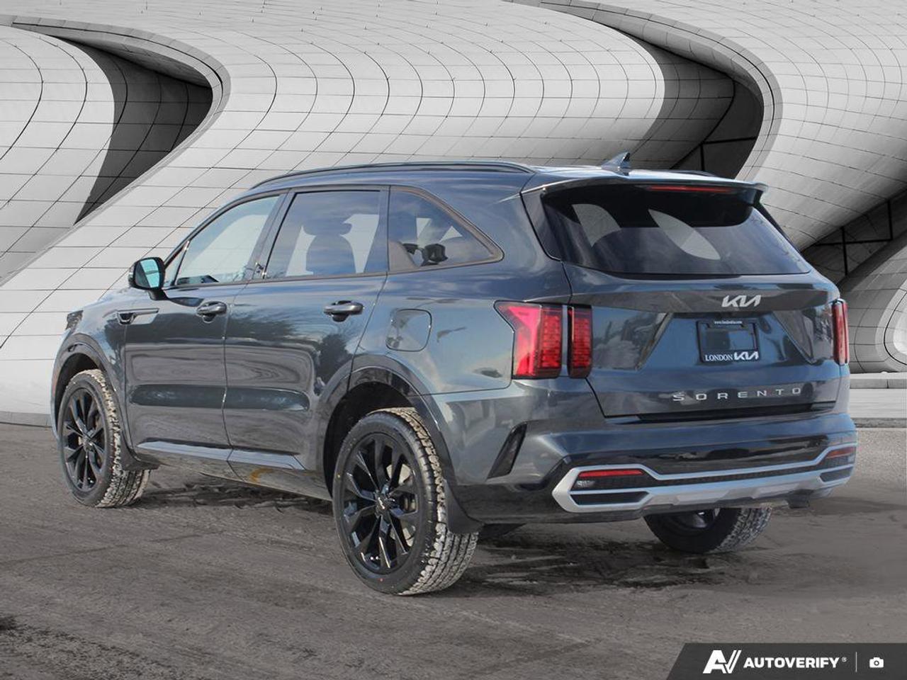 2022 Kia Sorento EX   Apple CarPlay   Backup Camera   Heated Seats Photo