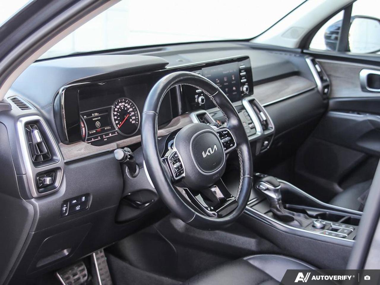 2022 Kia Sorento EX   Apple CarPlay   Backup Camera   Heated Seats Photo