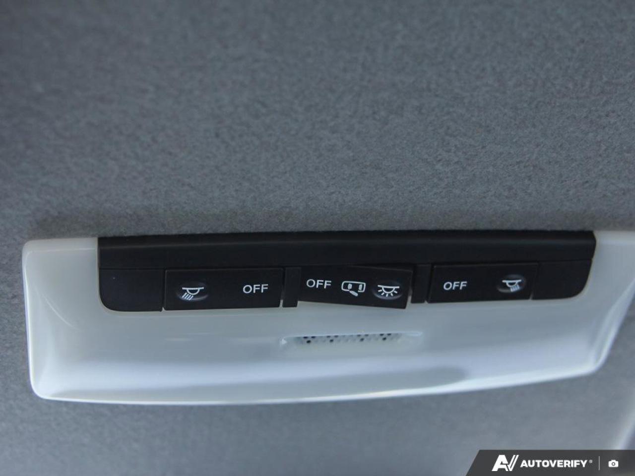 2024 Nissan Kicks SR   Apple CarPlay   Heated Seats   BackUp Camera Photo