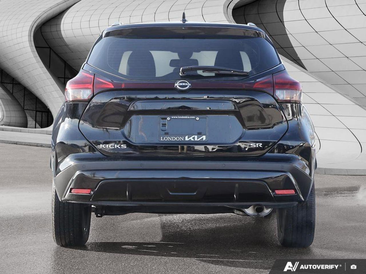 2024 Nissan Kicks SR   Apple CarPlay   Heated Seats   BackUp Camera Photo4