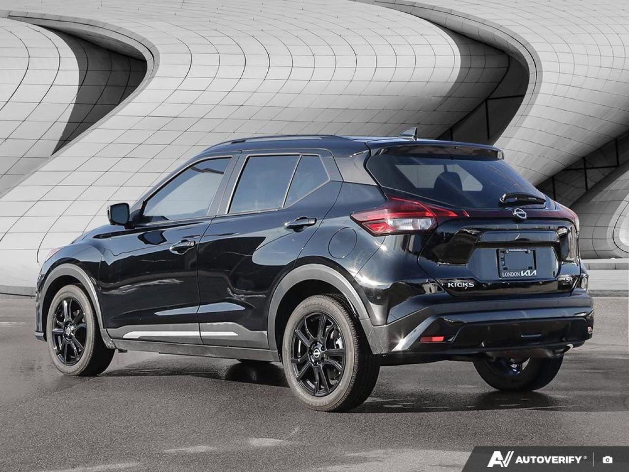 2024 Nissan Kicks SR   Apple CarPlay   Heated Seats   BackUp Camera Photo3