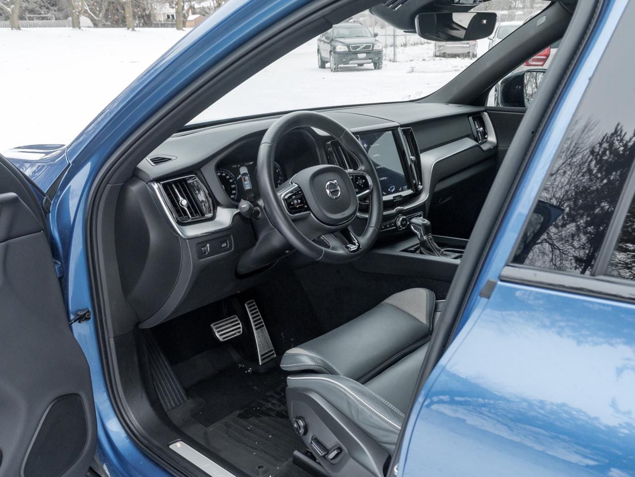 2020 Volvo XC60 T6 AWD R-Design POLESTAR  22' ALLOY WHEELS  LOW KM Photo