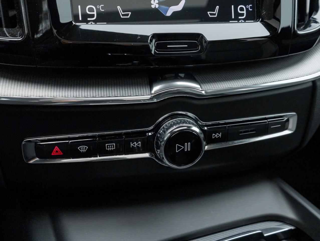 2020 Volvo XC60 T6 AWD R-Design POLESTAR  22' ALLOY WHEELS  LOW KM Photo