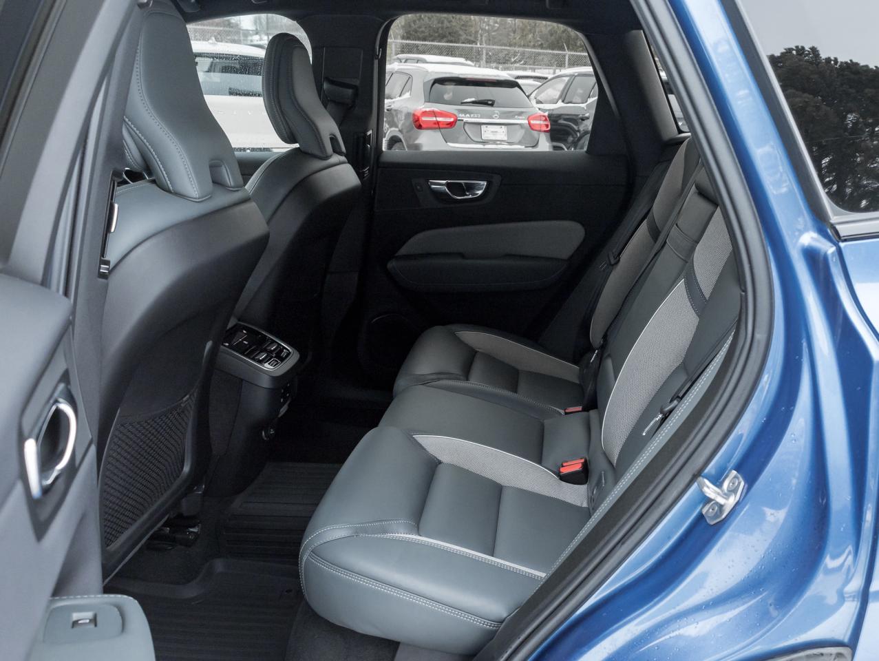 2020 Volvo XC60 T6 AWD R-Design POLESTAR  22' ALLOY WHEELS  LOW KM Photo