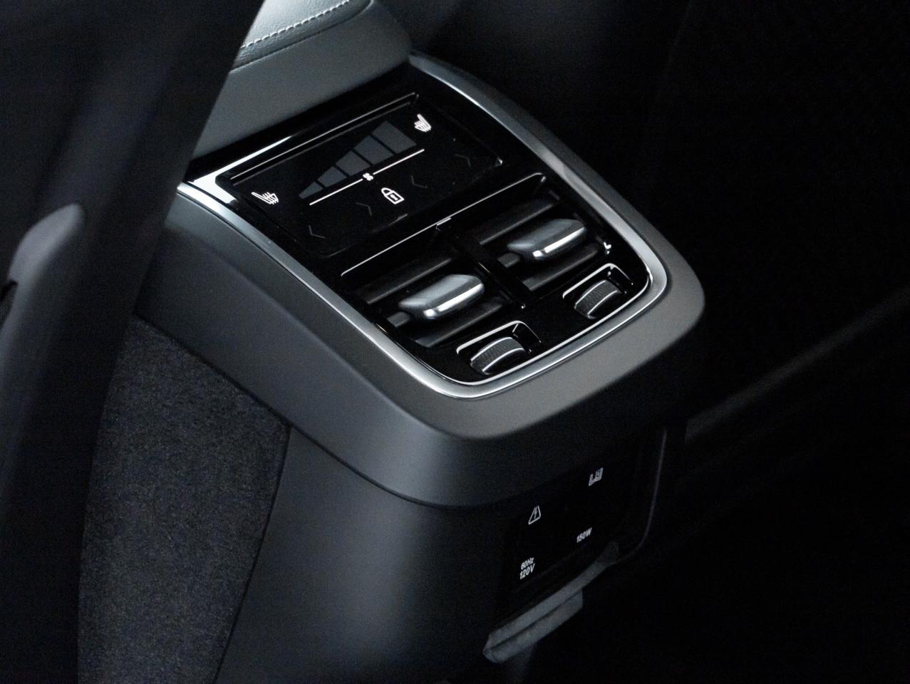 2020 Volvo XC60 T6 AWD R-Design POLESTAR  22' ALLOY WHEELS  LOW KM Photo