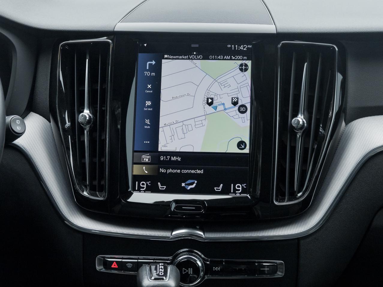 2020 Volvo XC60 T6 AWD R-Design POLESTAR  22' ALLOY WHEELS  LOW KM Photo