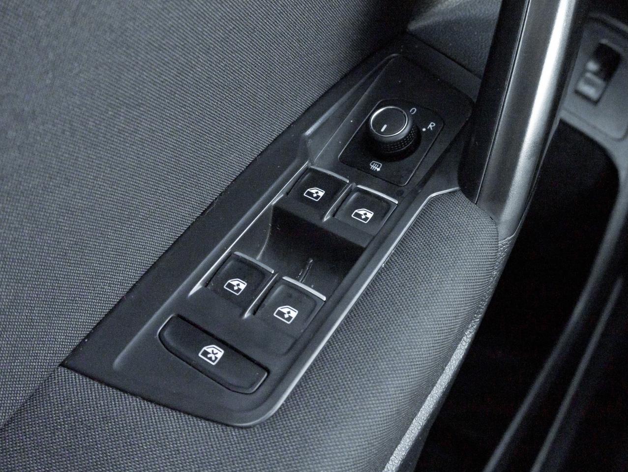 2021 Volkswagen Tiguan United 4MOTION   ONE OWNER   SAFETY CERTIFIED Photo