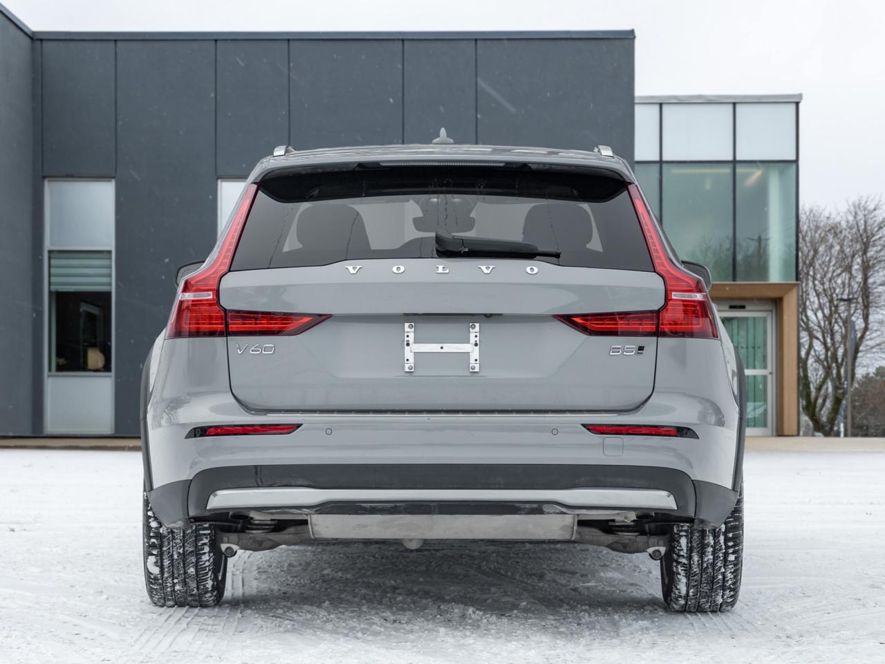 2025 Volvo V60 Cross Country B5 AWD Core  NEARLY NEW  STATION WAGON  VOLVO CPO Photo