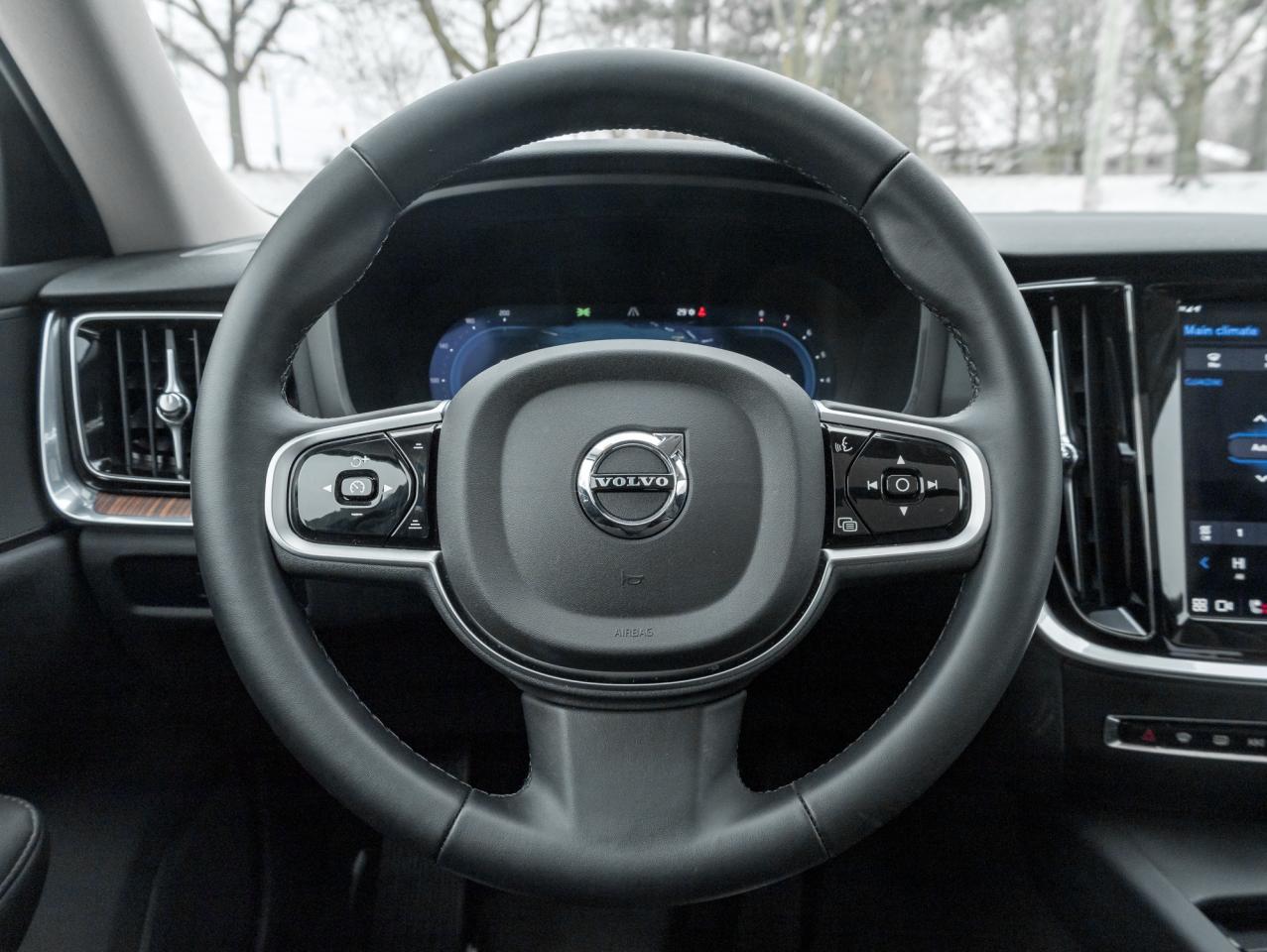 2025 Volvo V60 Cross Country B5 AWD Core  NEARLY NEW  STATION WAGON  VOLVO CPO Photo