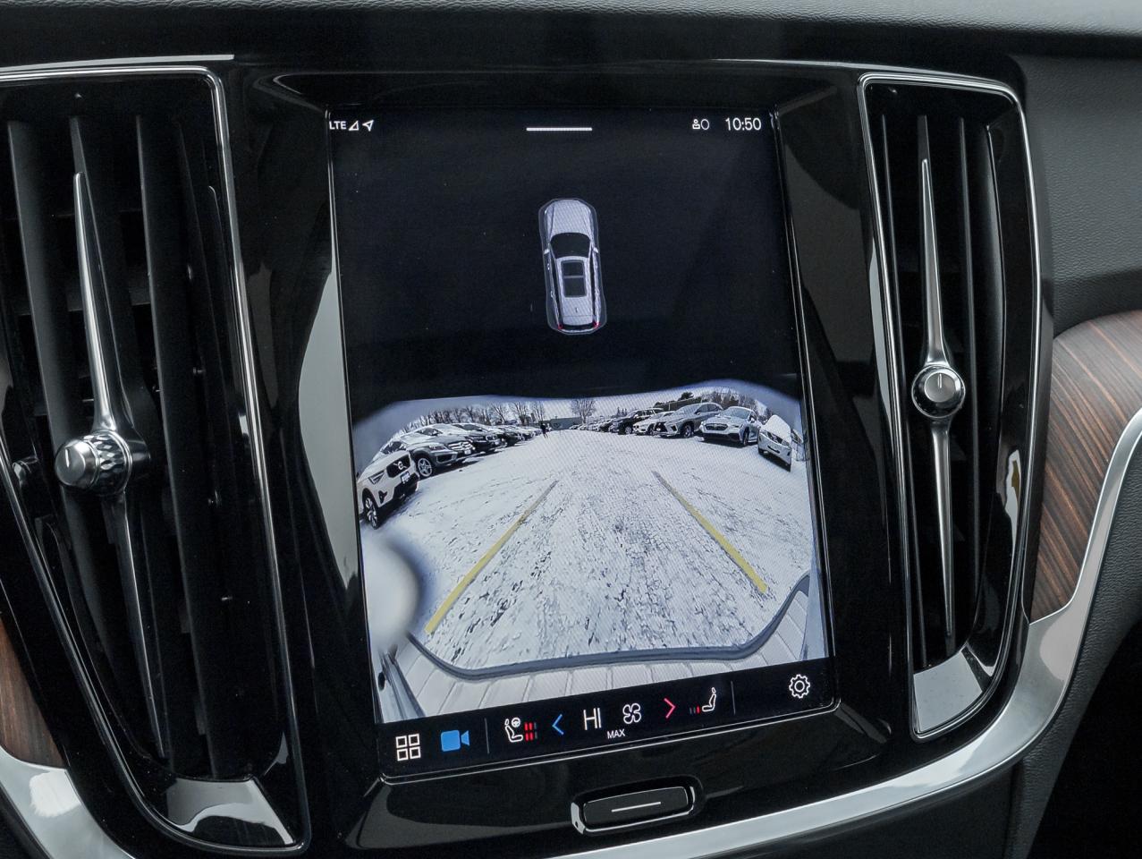 2025 Volvo V60 Cross Country B5 AWD Core  NEARLY NEW  STATION WAGON  VOLVO CPO Photo