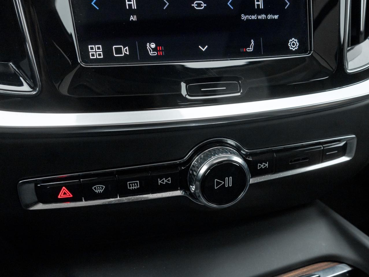 2025 Volvo V60 Cross Country B5 AWD Core  NEARLY NEW  STATION WAGON  VOLVO CPO Photo