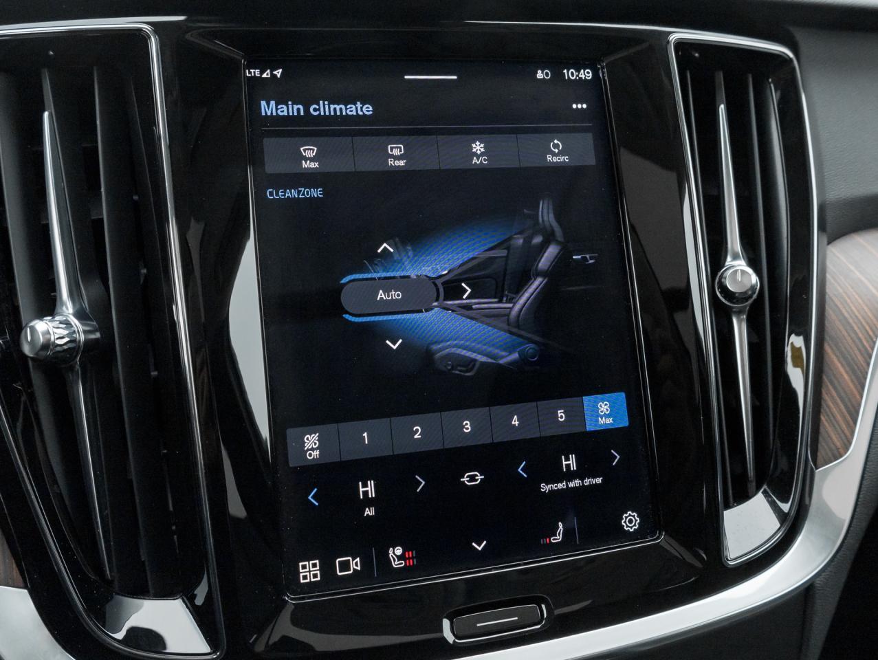 2025 Volvo V60 Cross Country B5 AWD Core  NEARLY NEW  STATION WAGON  VOLVO CPO Photo