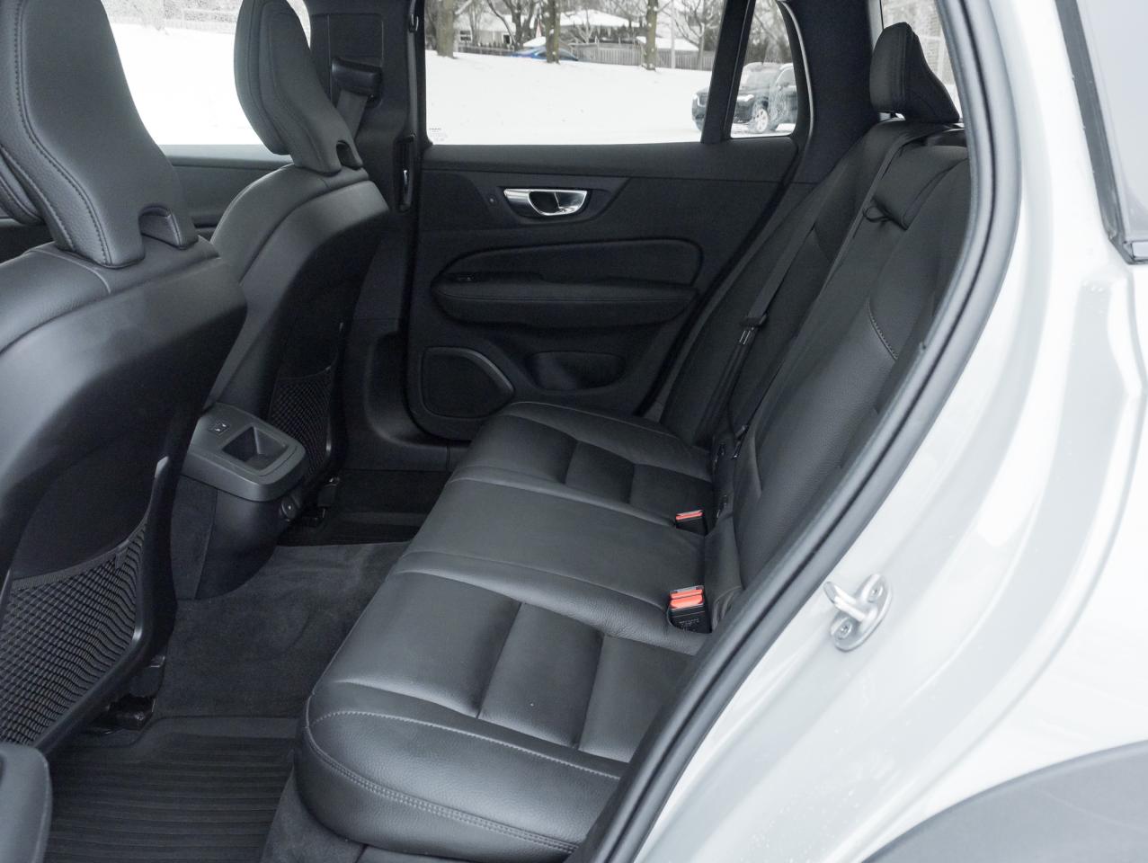 2025 Volvo V60 Cross Country B5 AWD Core  NEARLY NEW  STATION WAGON  VOLVO CPO Photo